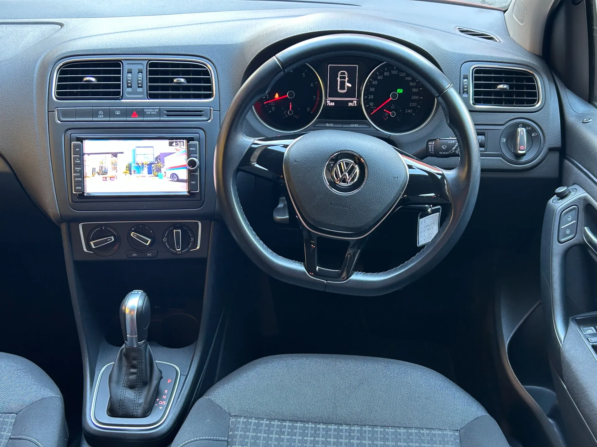 VW　ポロ　TSIコンフォートライン